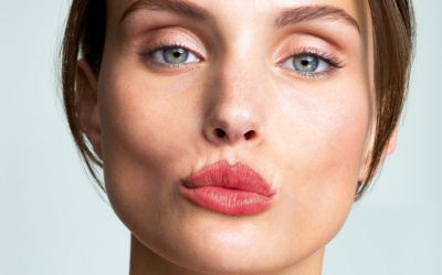 Mehr Lippenvolumen: Tipps für deutlich vollere Lippen. 